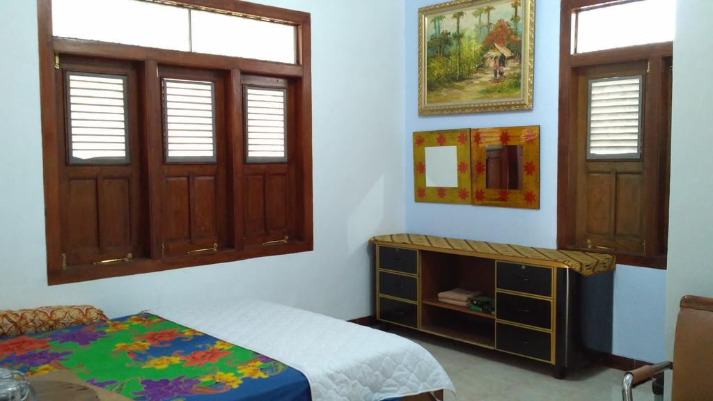 51 Wisma tamu Pekalongan