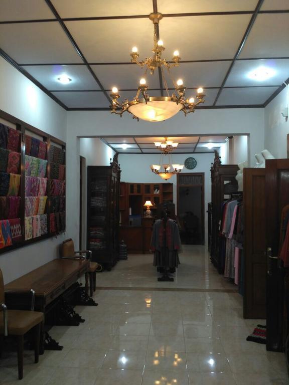 51 Wisma tamu 2*